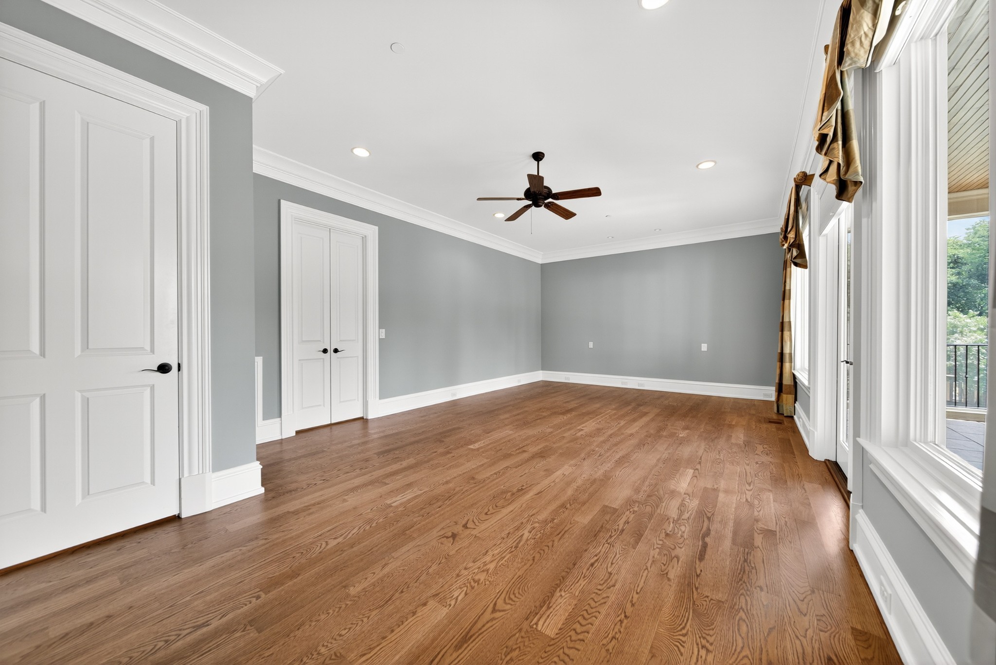 214 Bluegrass Dr
