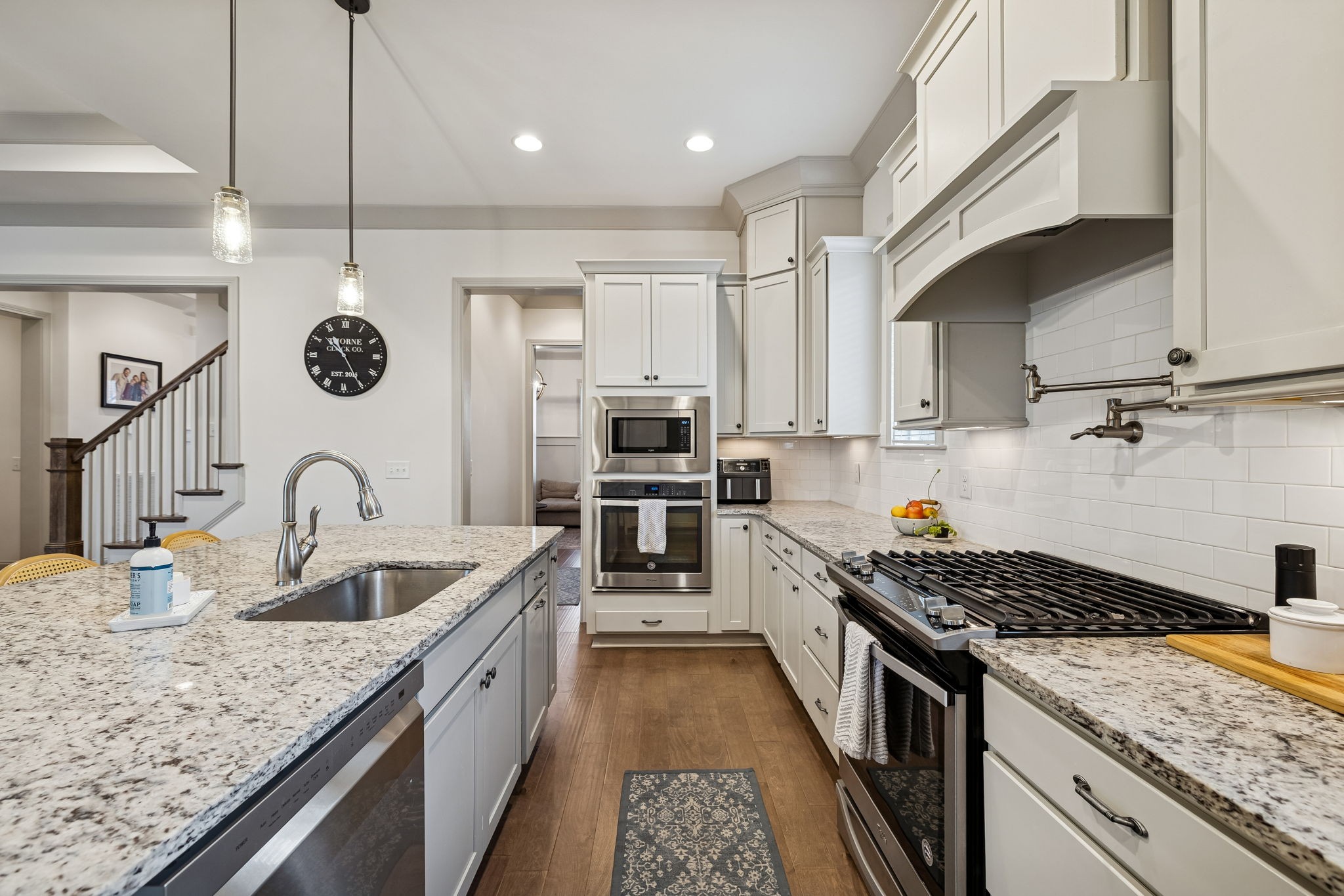 1566 Drakes Creek Rd