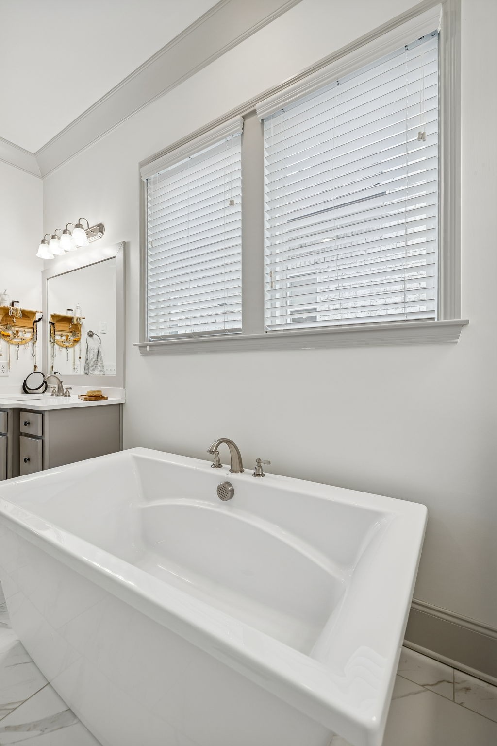 1566 Drakes Creek Rd