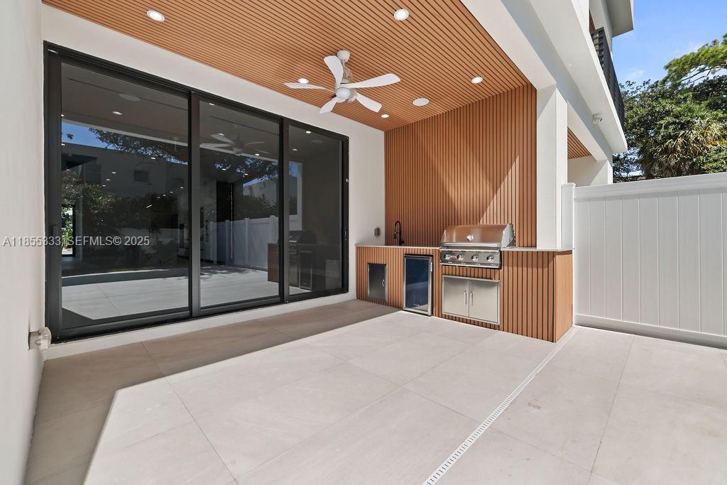 808 NE 17th Terrace