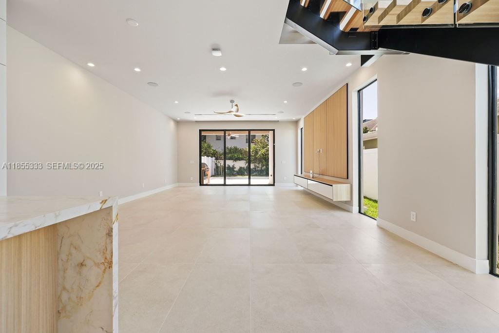 808 NE 17th Terrace