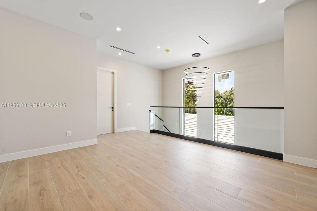 808 NE 17th Terrace