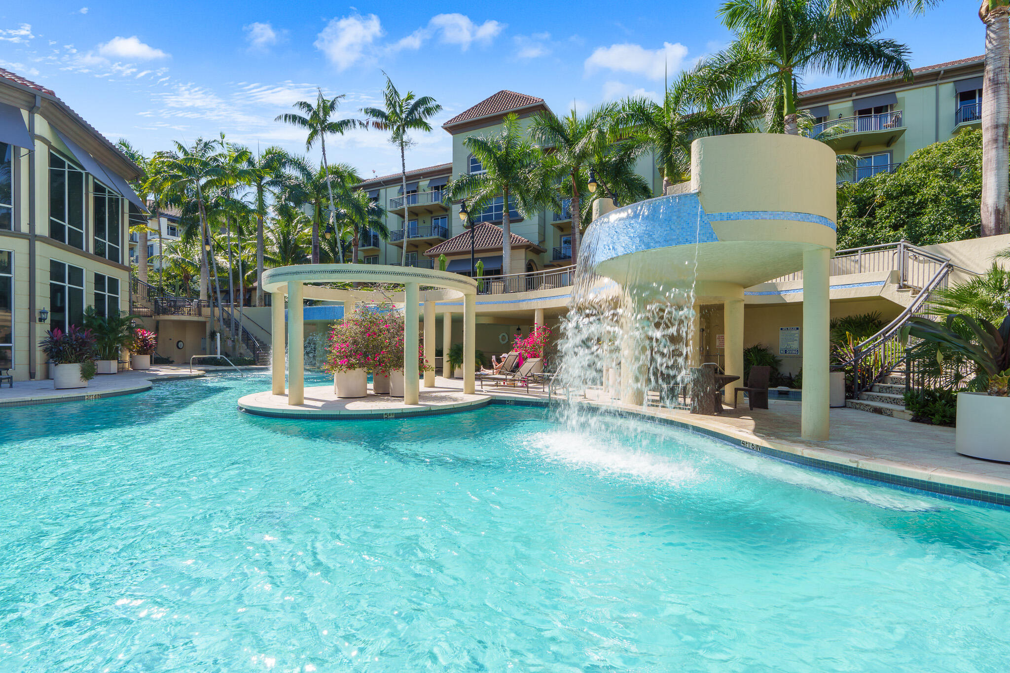 2633 NE 14th Avenue 308