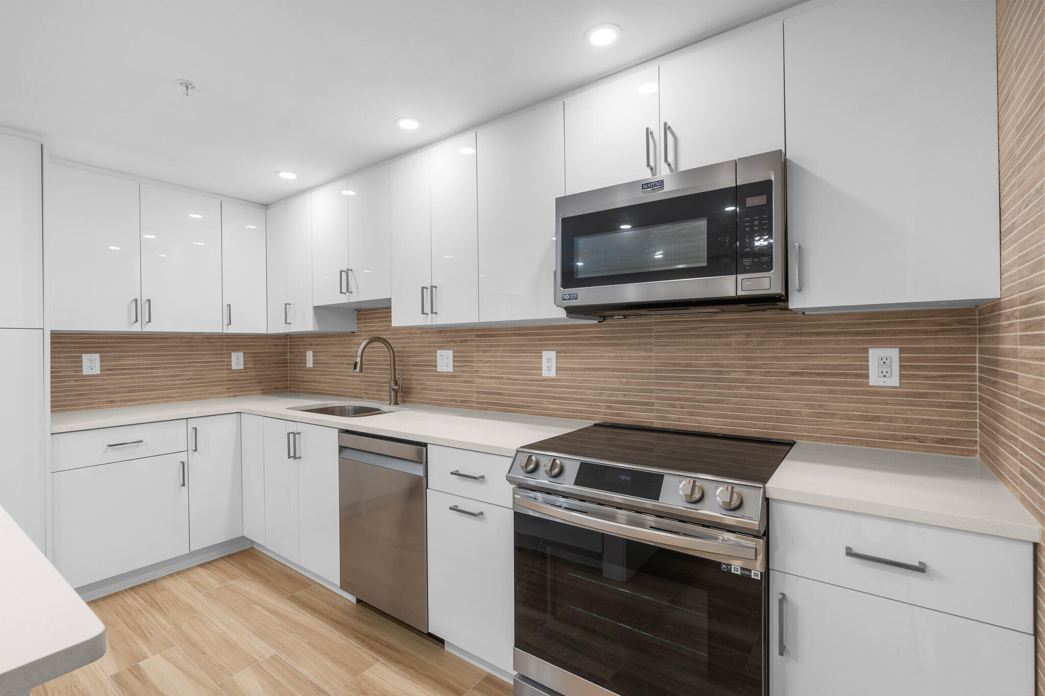 3200 NE 36th Street 619