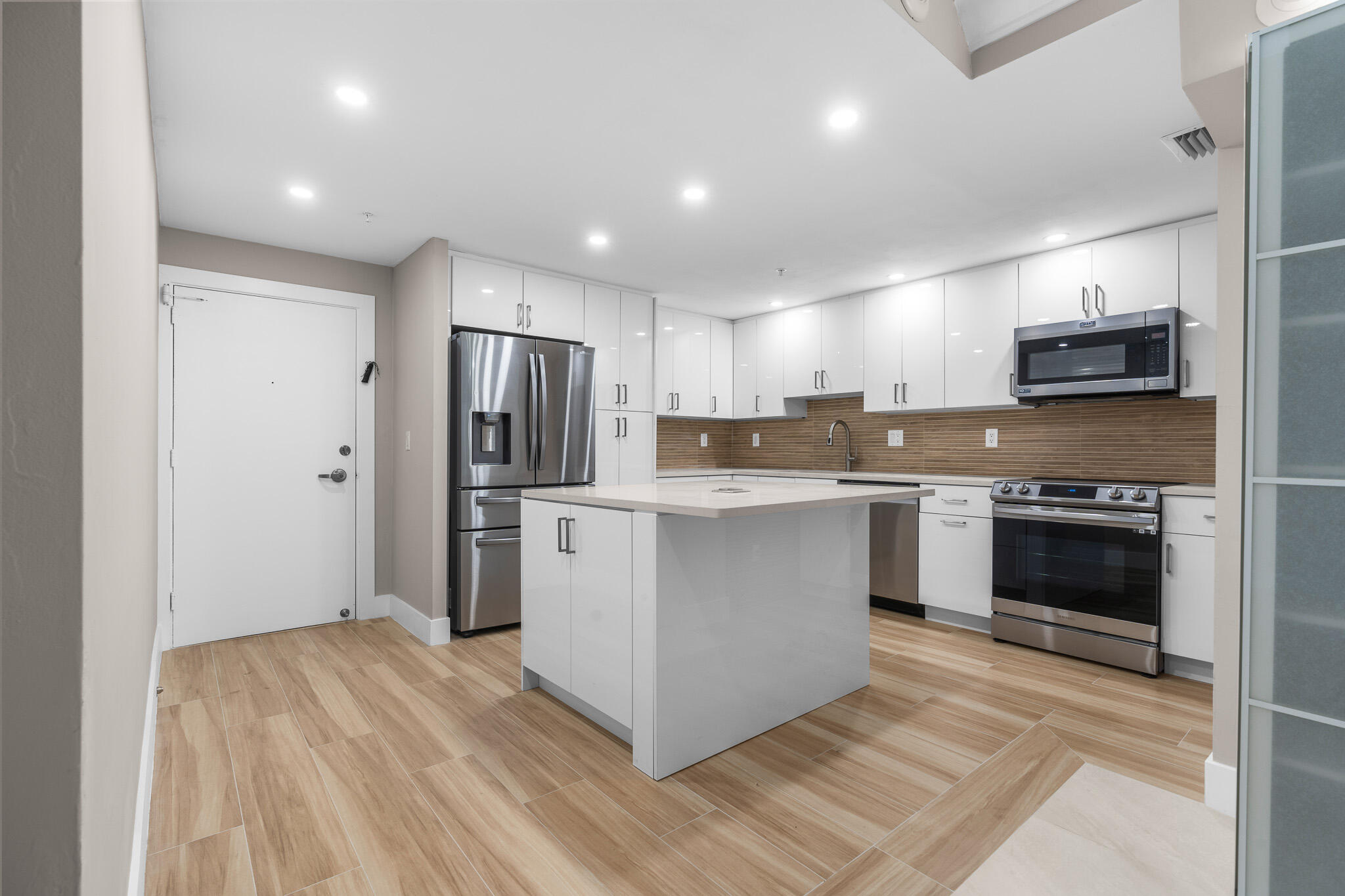 3200 NE 36th Street 619
