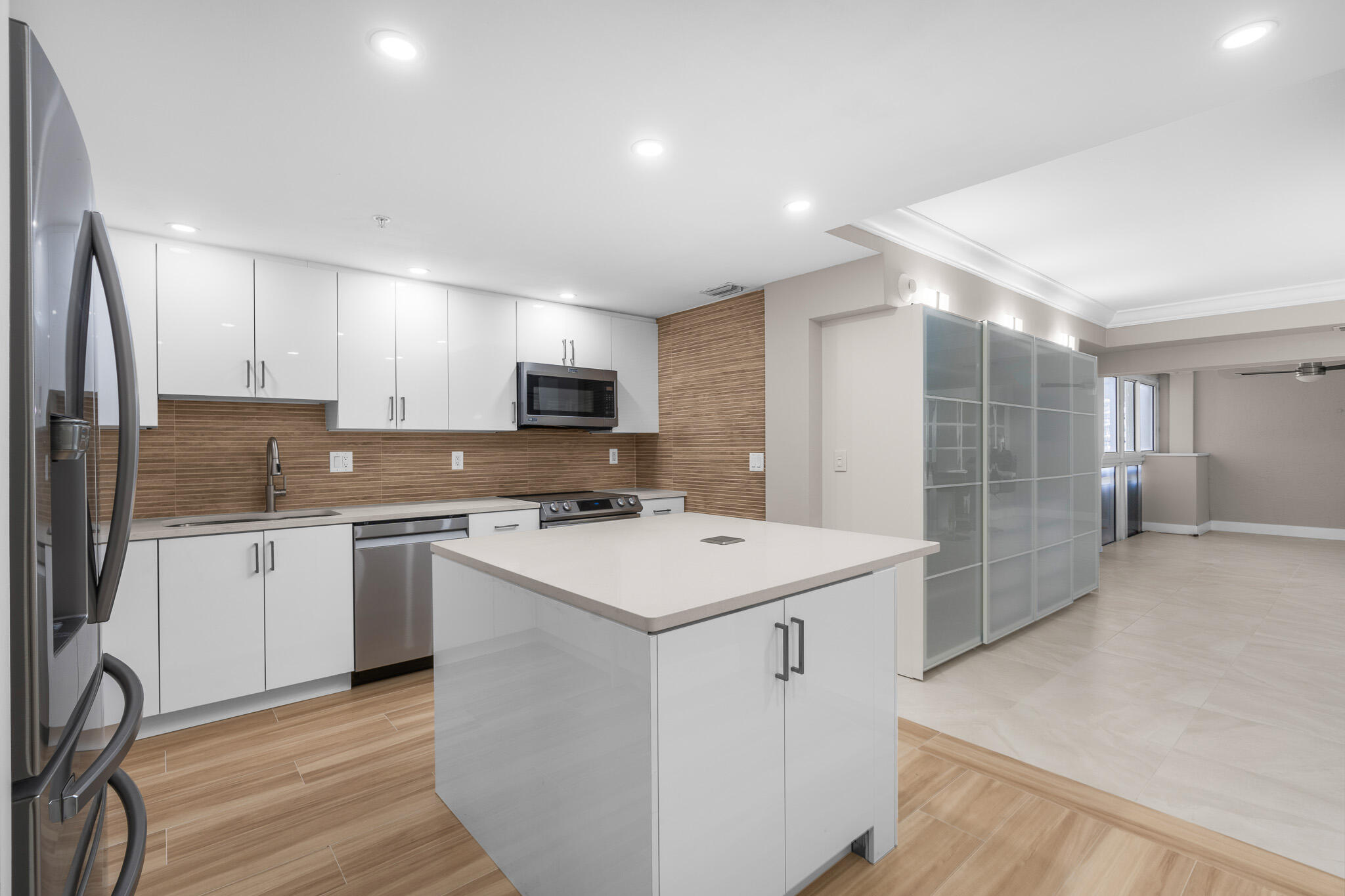 3200 NE 36th Street 619