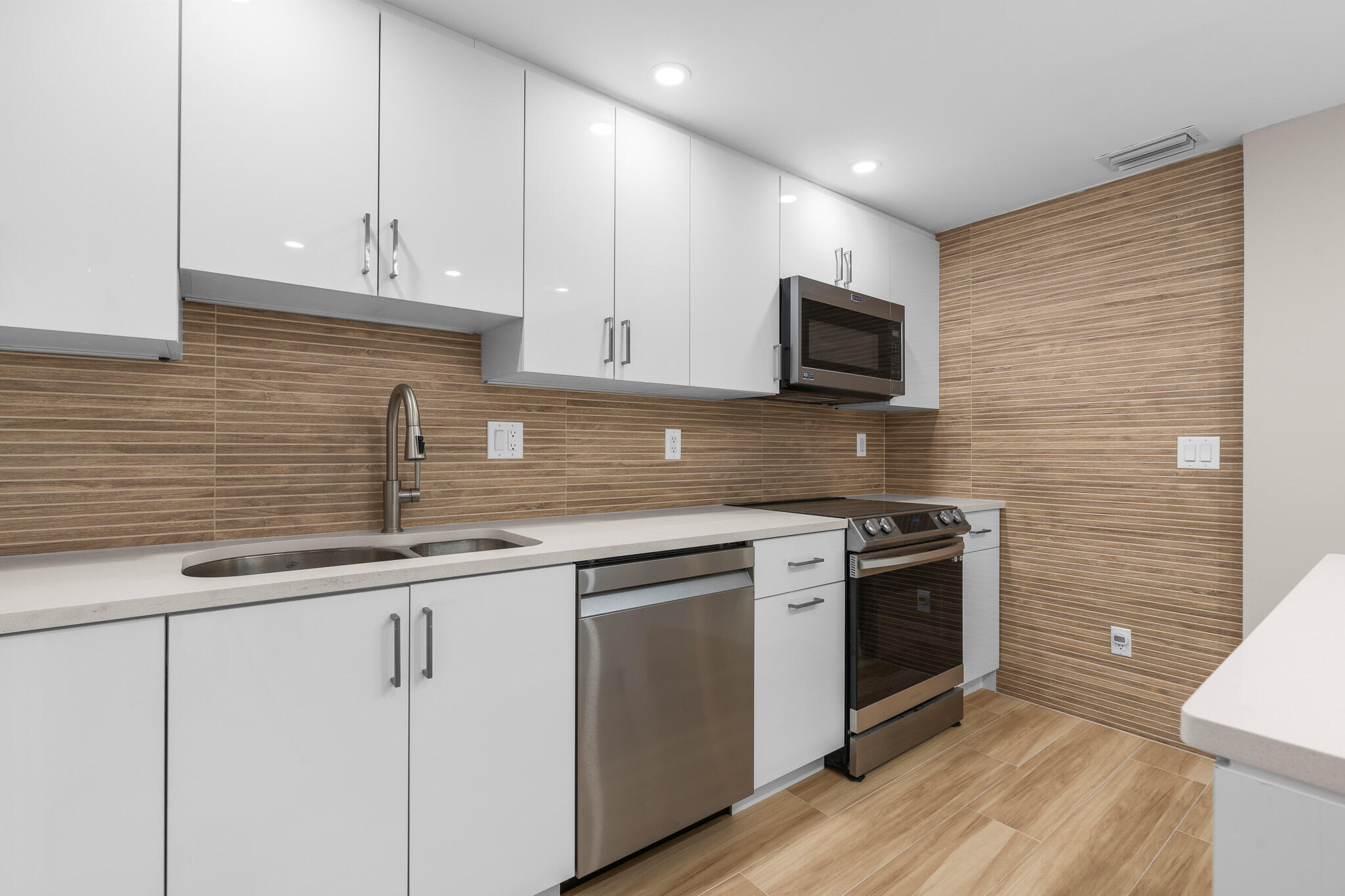 3200 NE 36th Street 619