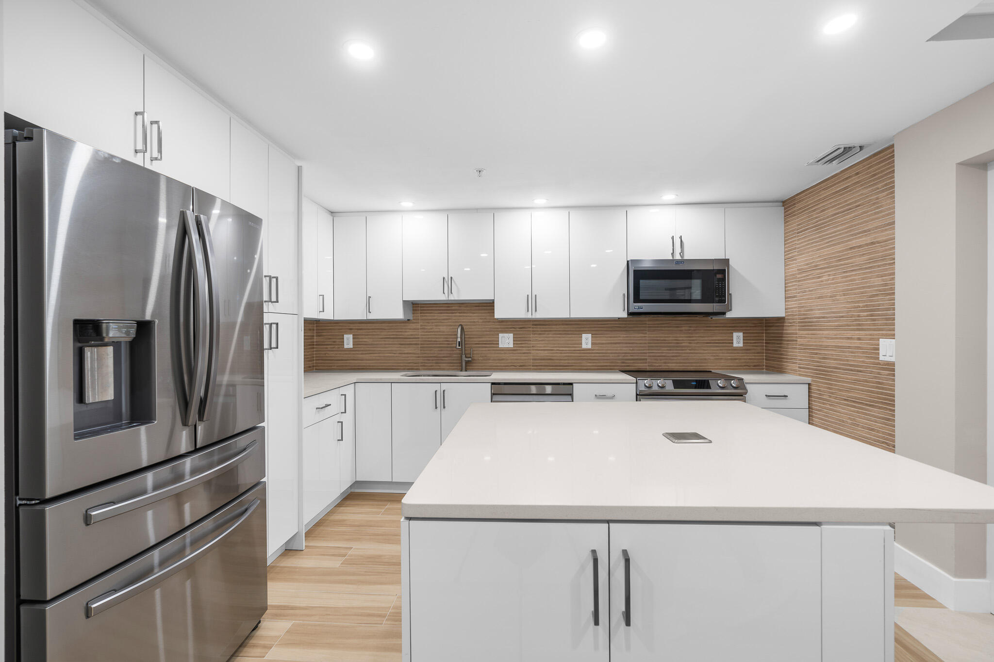 3200 NE 36th Street 619