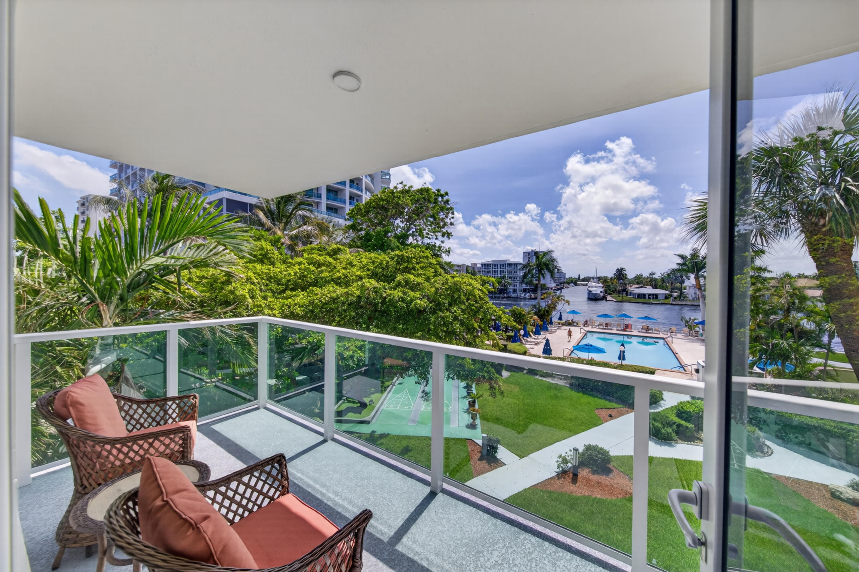 3233 NE 34th Street