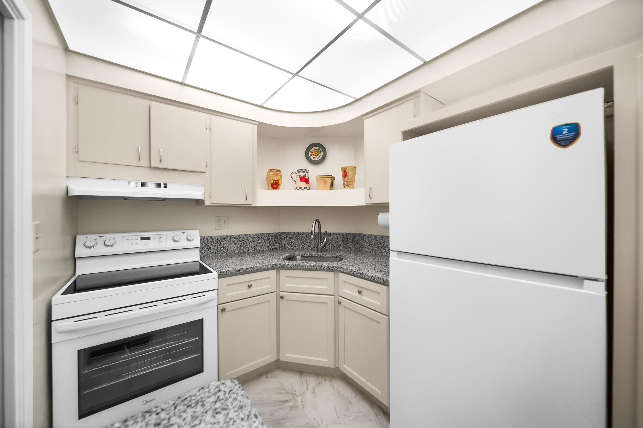 3233 NE 34th Street 718