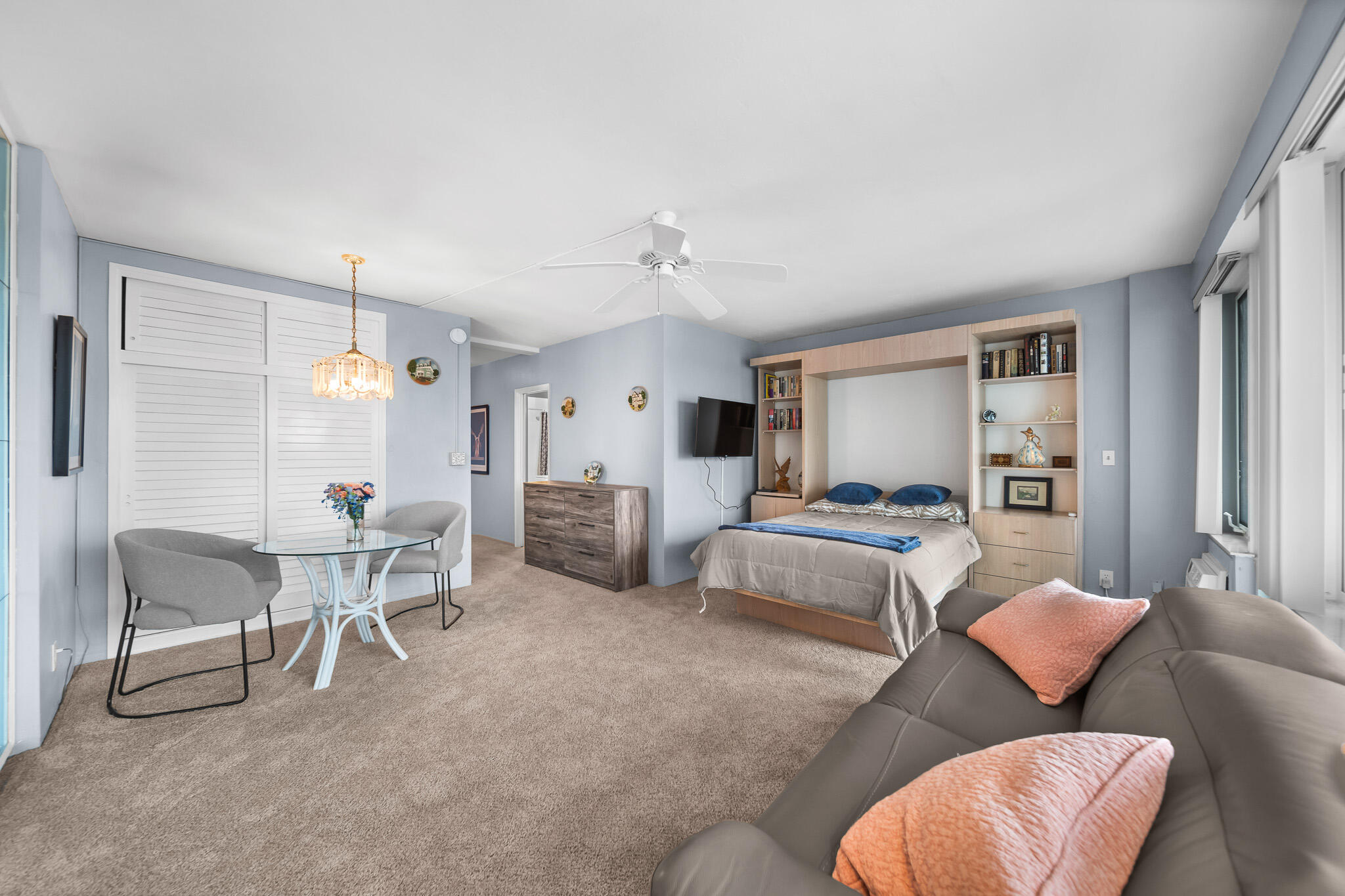 3233 NE 34th Street 718