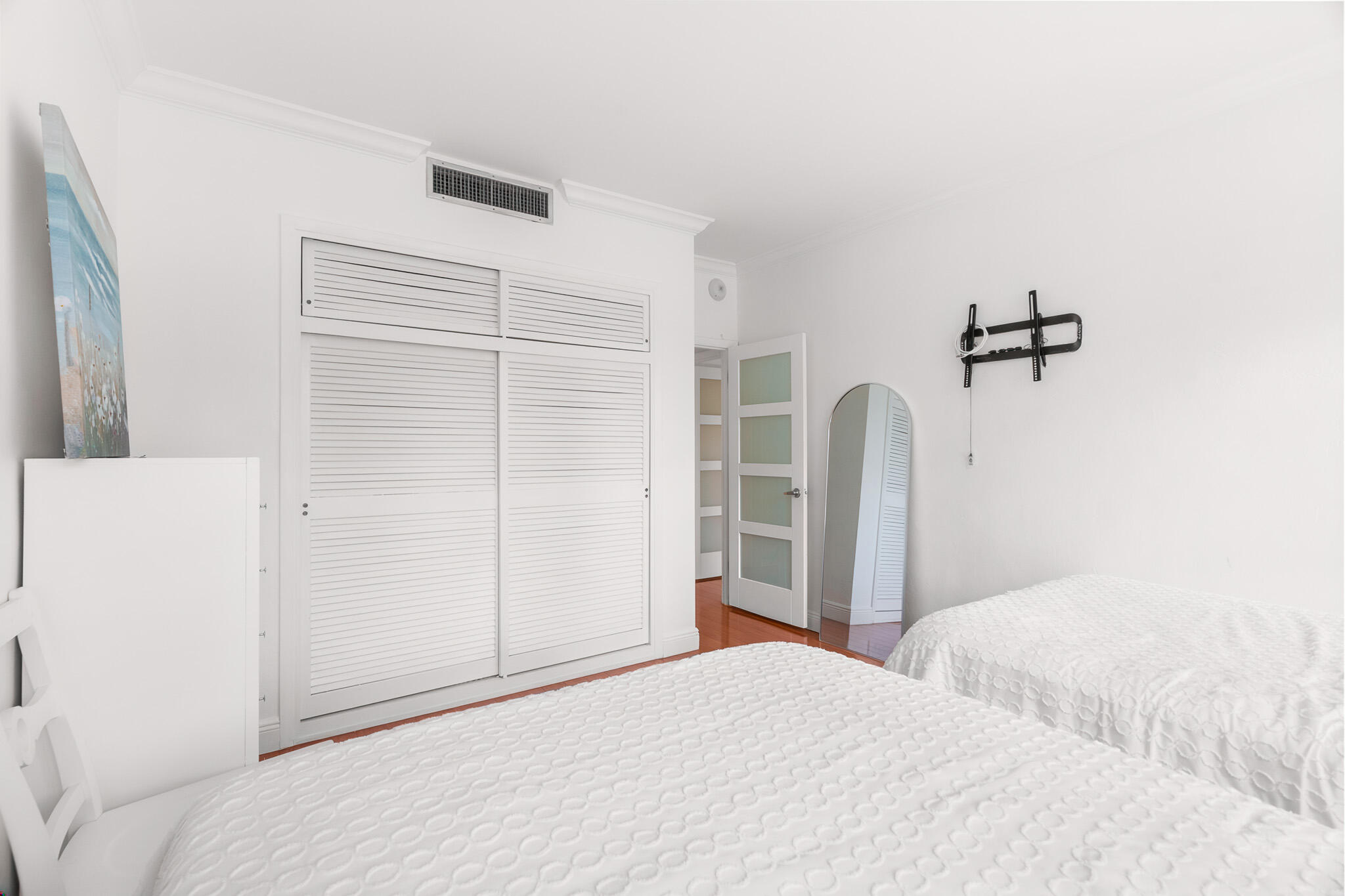 3333 NE 34TH Street 115