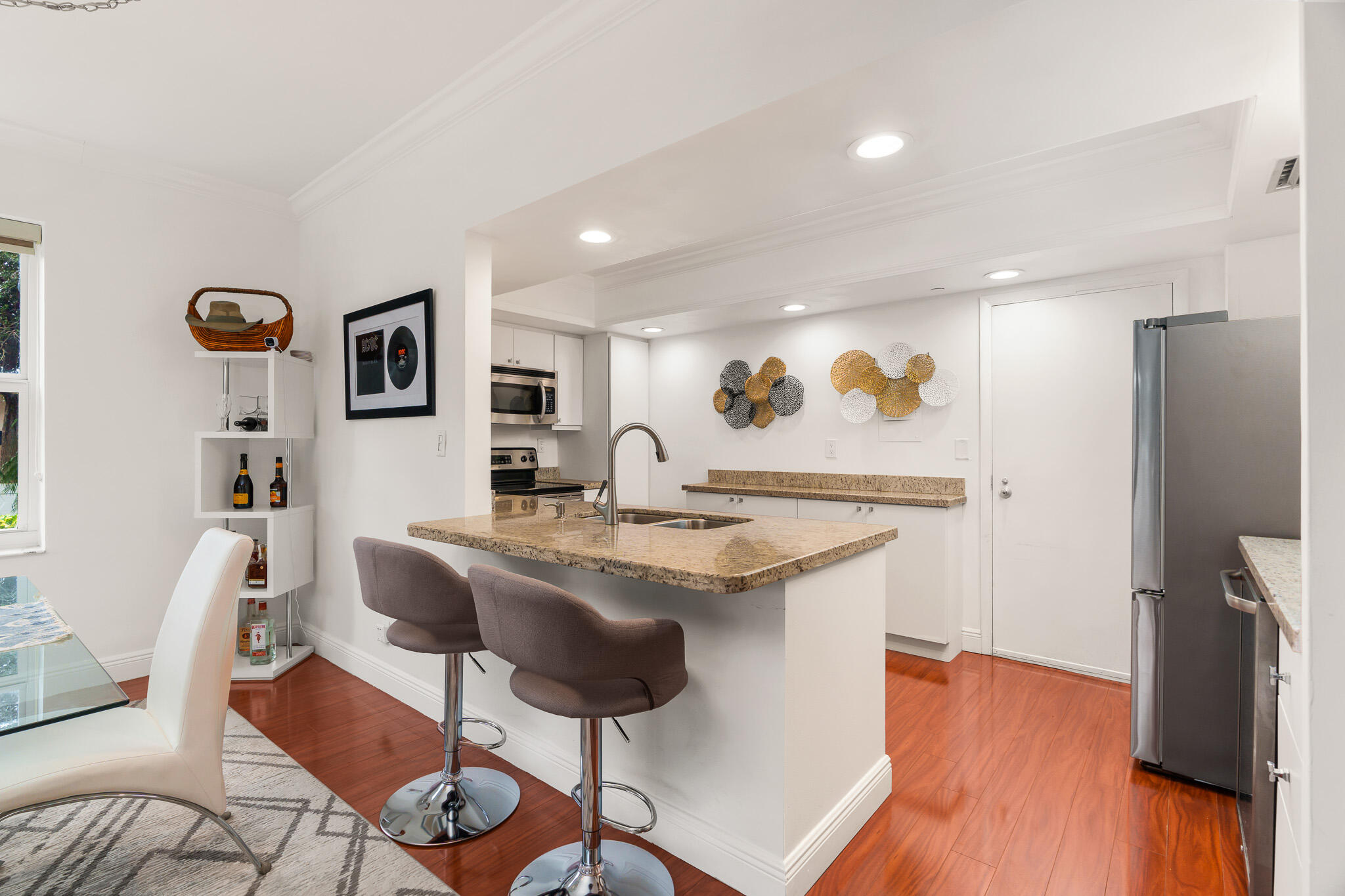 3333 NE 34TH Street 115