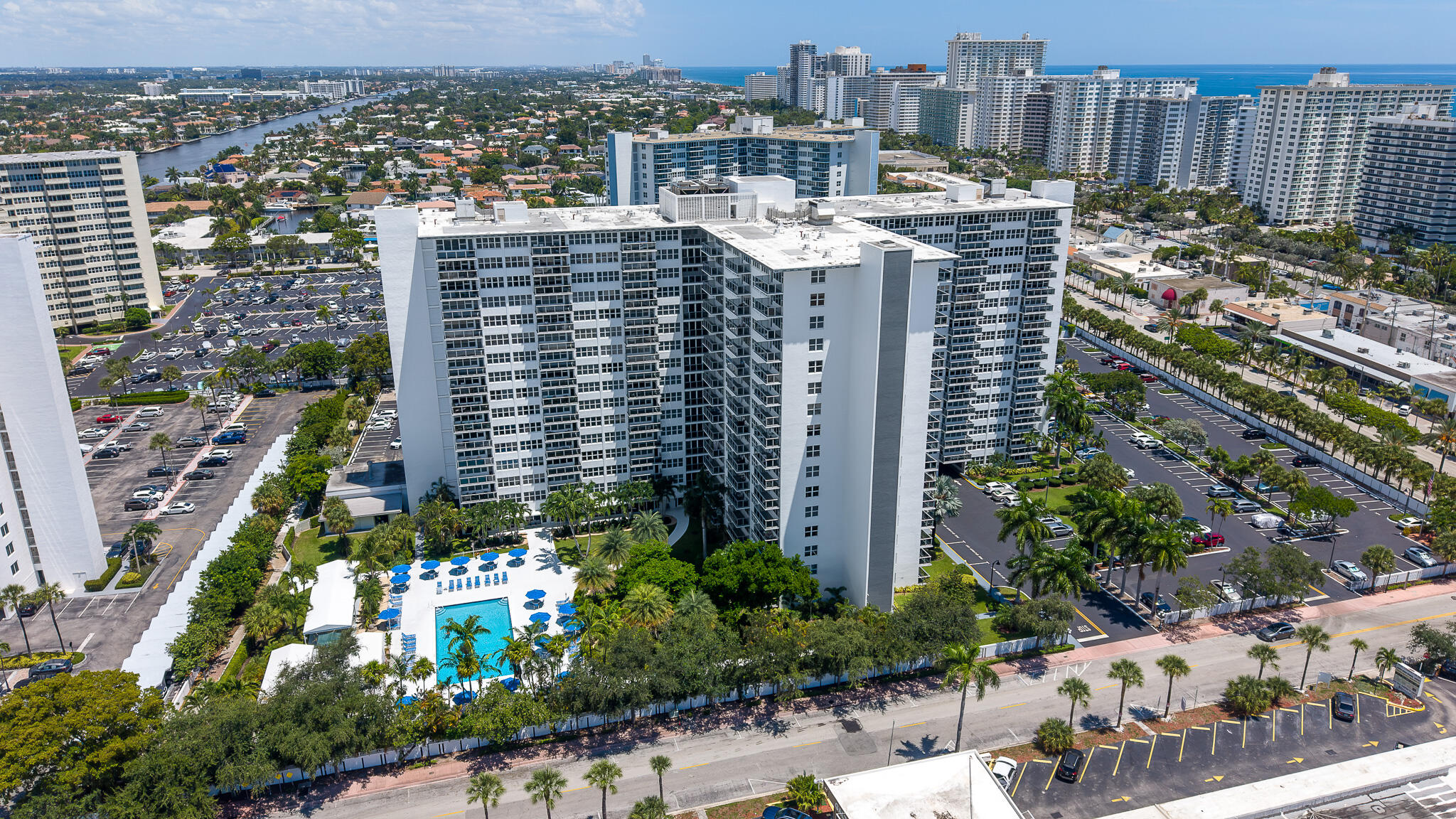 3333 NE 34TH Street 115