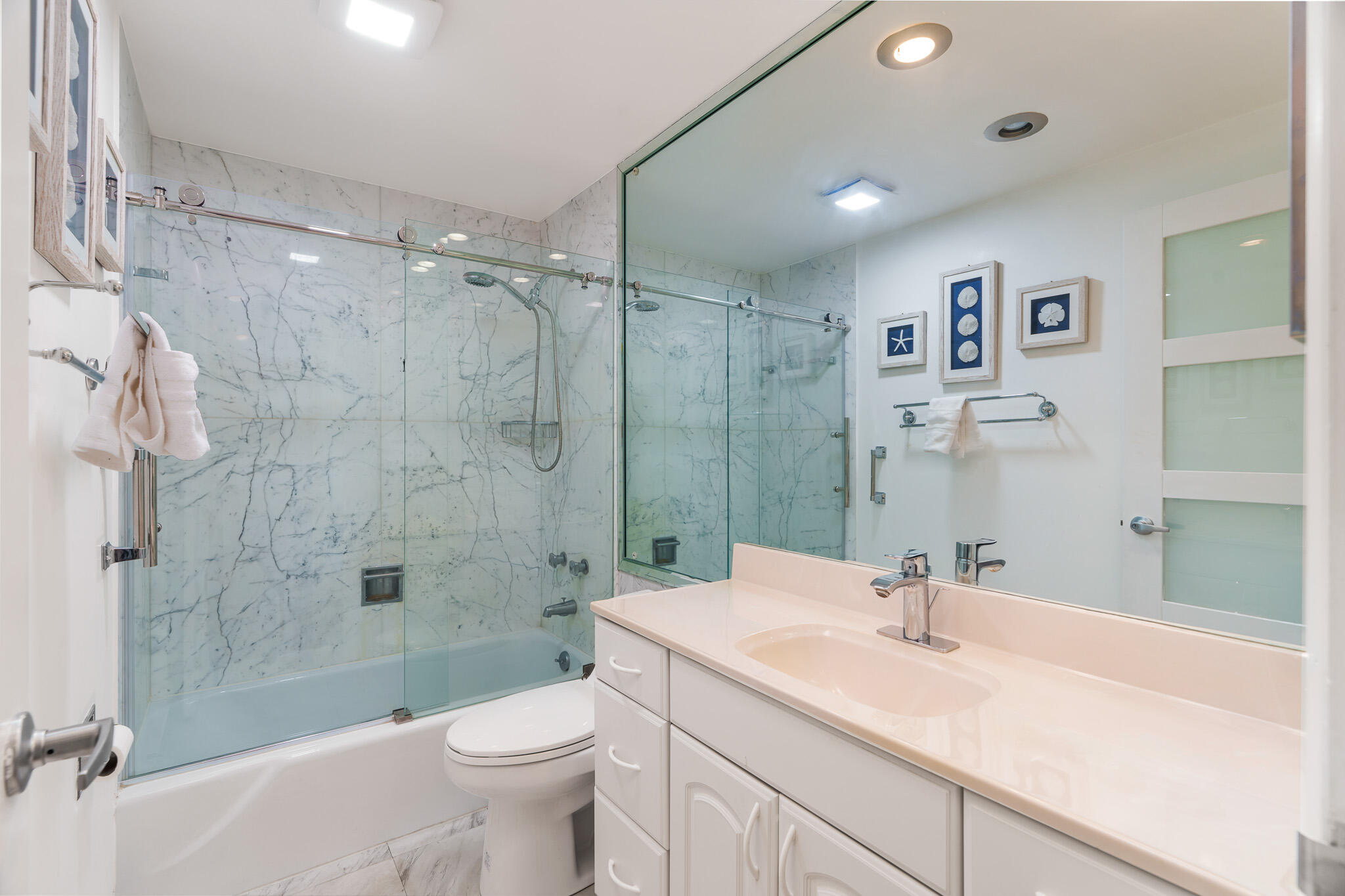 3333 NE 34TH Street 115