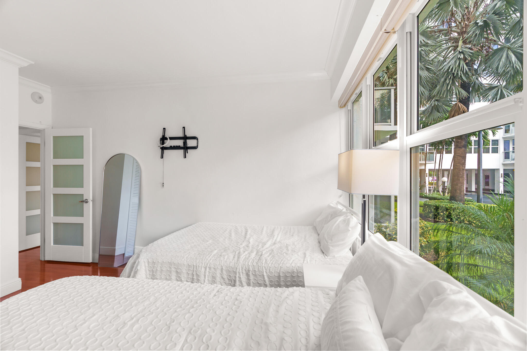 3333 NE 34TH Street 115