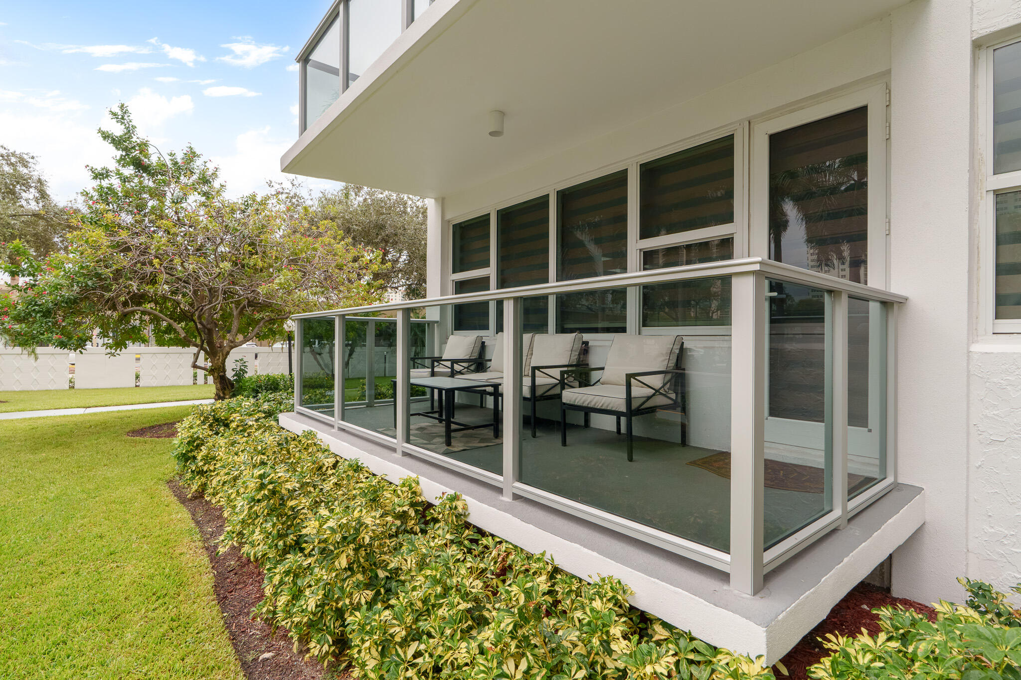 3333 NE 34TH Street 115
