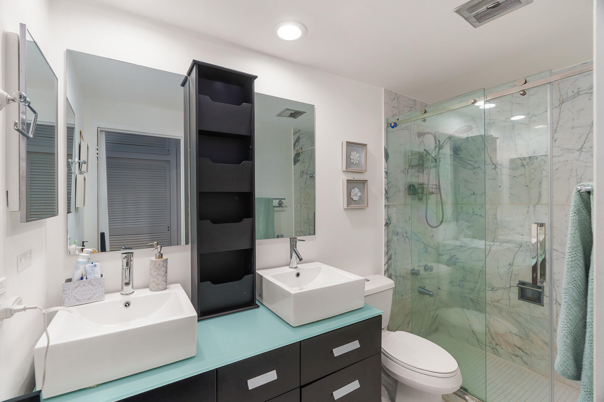 3333 NE 34TH Street 115