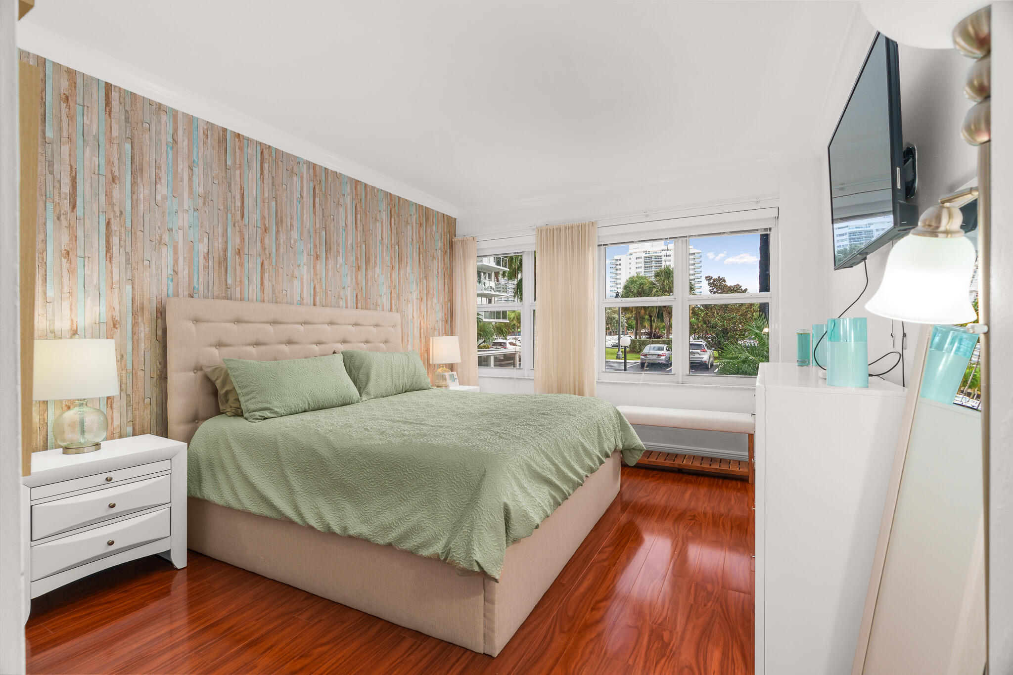 3333 NE 34TH Street 115