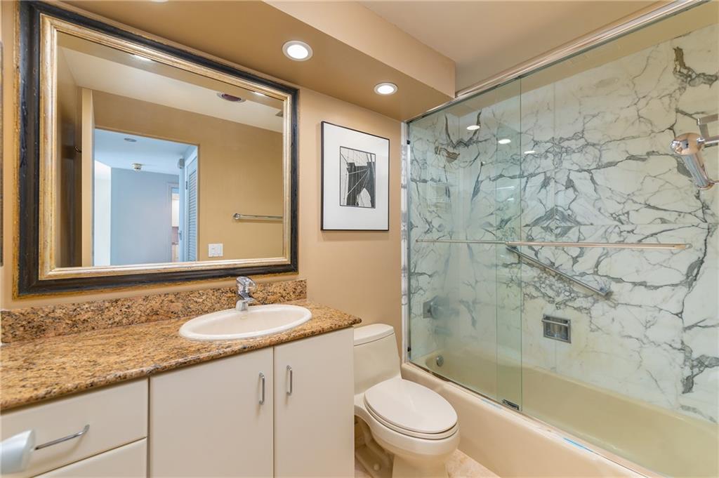 3333 NE 34th St 1117