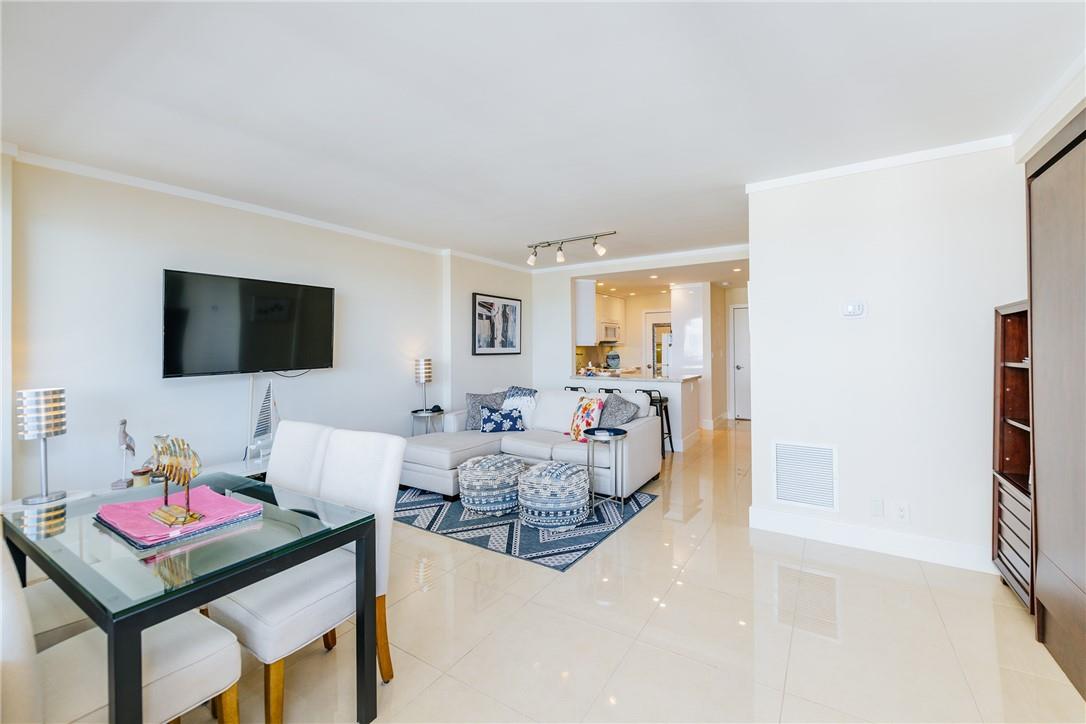 3233 NE 34th St 1118