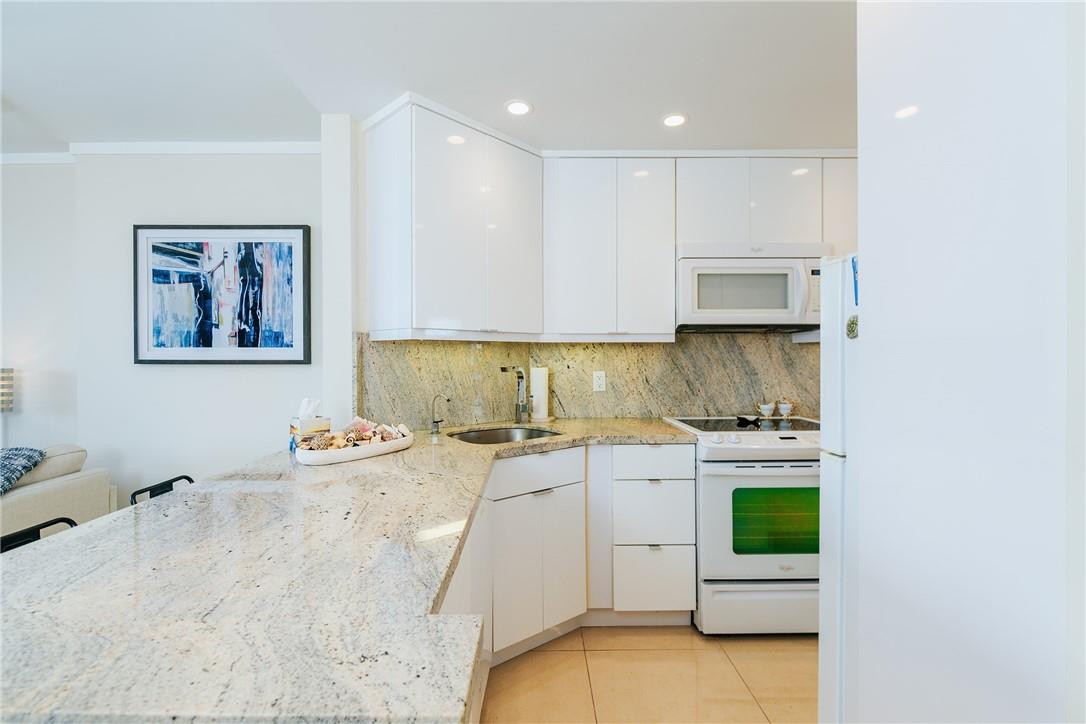 3233 NE 34th St 1118