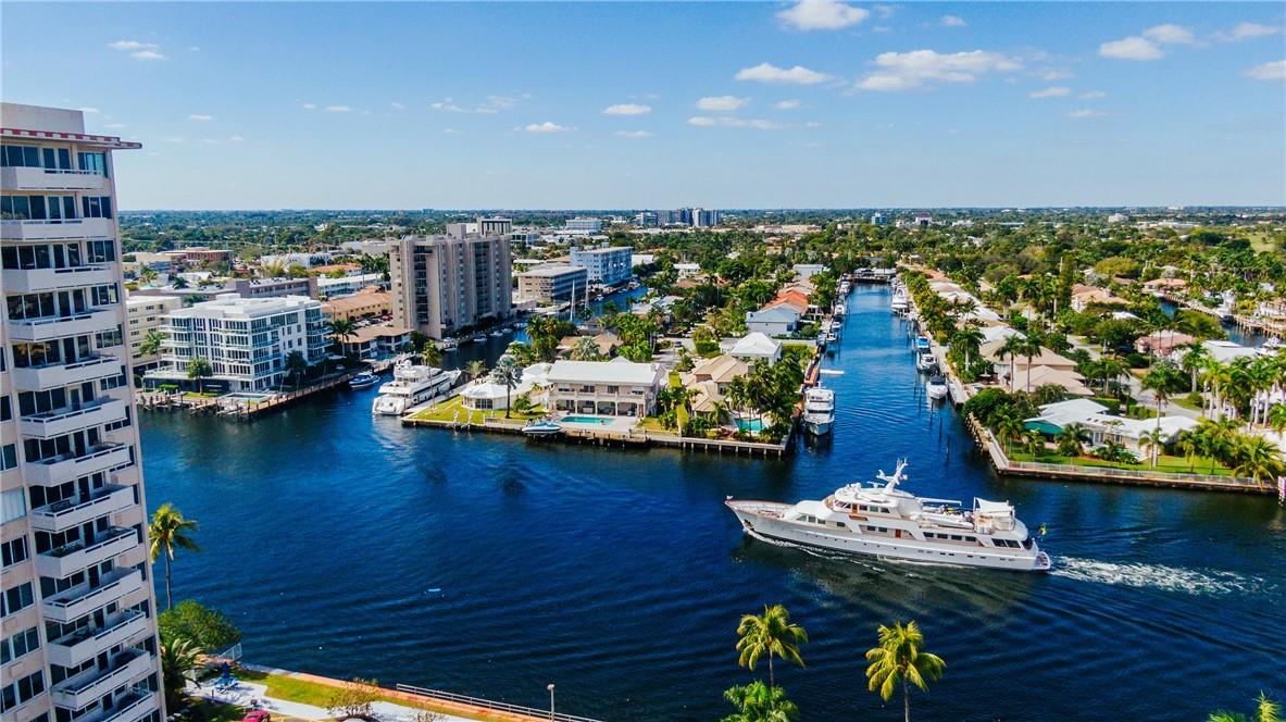 3233 NE 34th St 1118