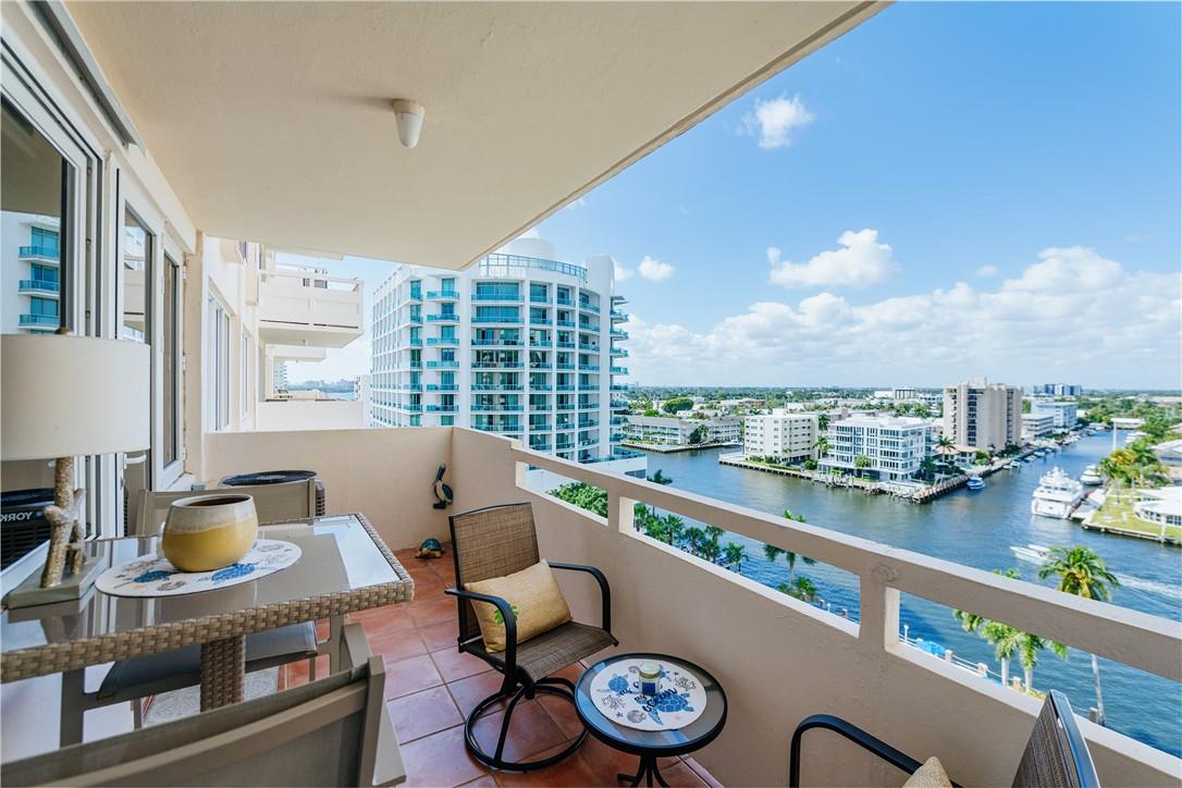 3233 NE 34th St 1118