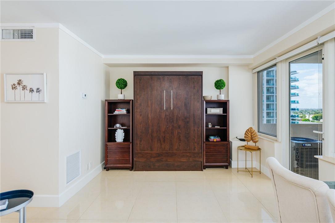 3233 NE 34th St 1118