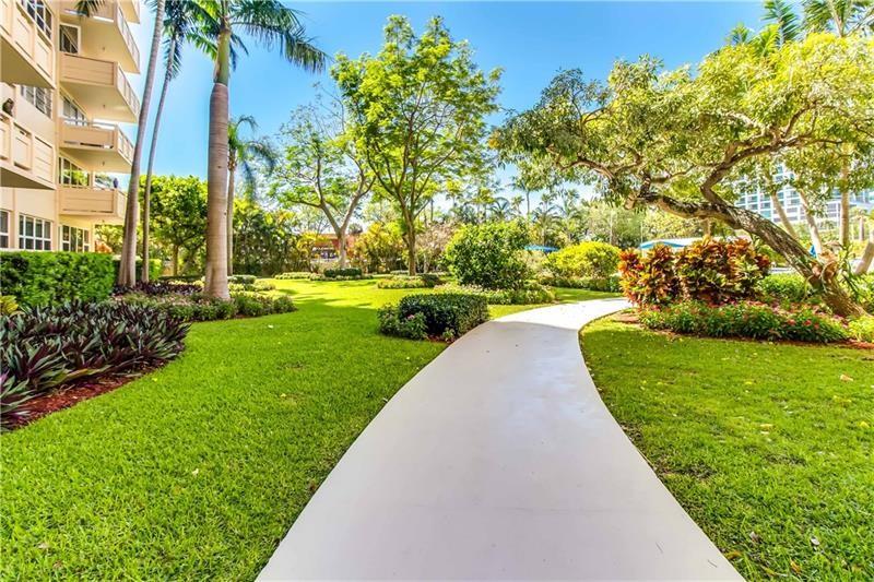 3333 NE 34th St 1206