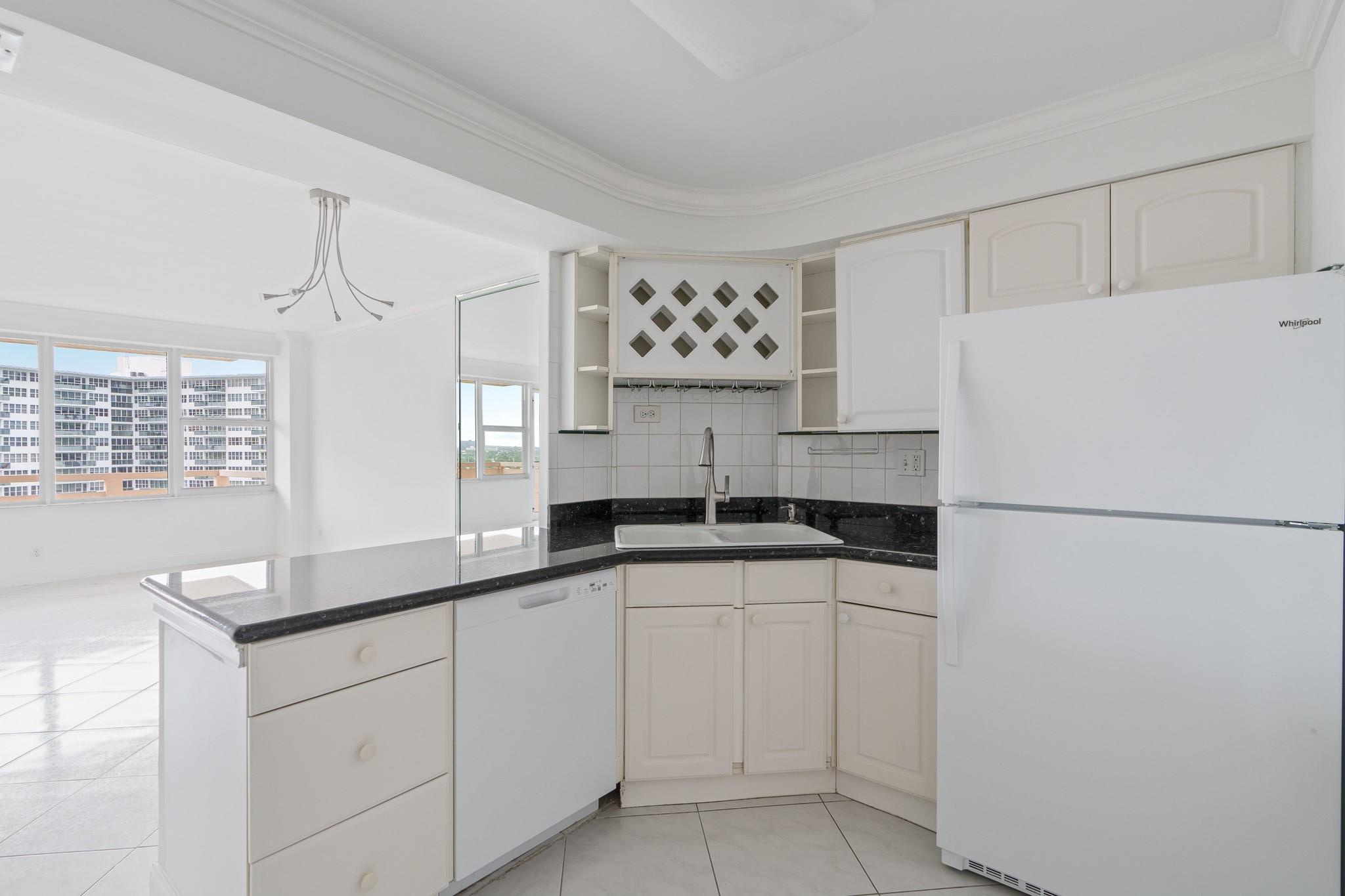 3333 NE 34th St 1206