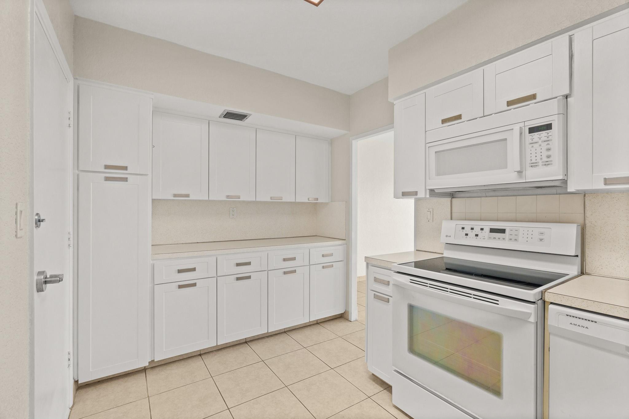 3300 NE 36th St 1220