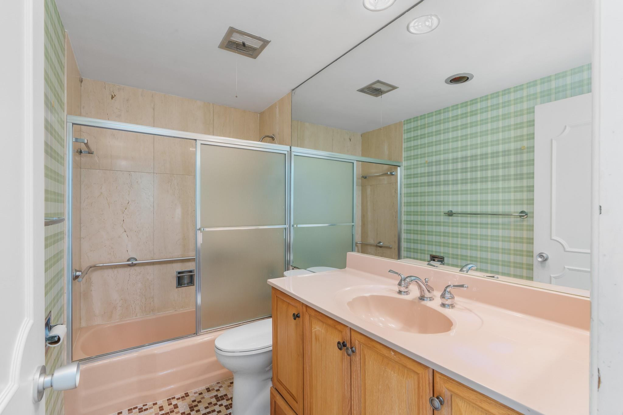 3200 NE 36th St 607