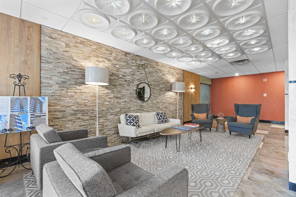 3333 NE 34th St 1214