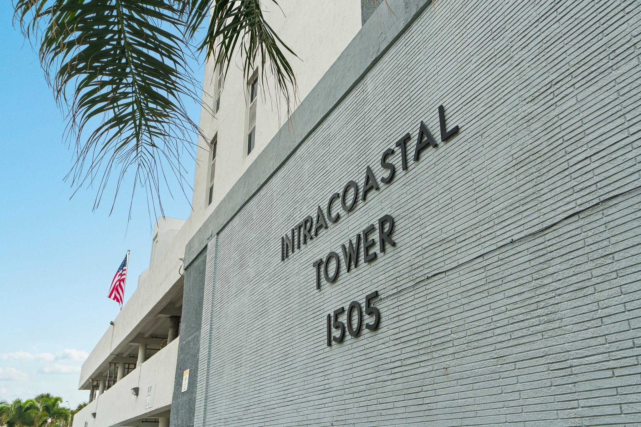 1505 N Riverside Dr 801