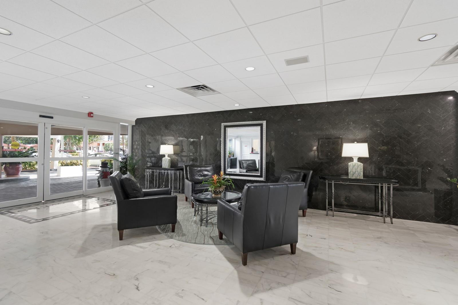 3233 NE 34th St 1609