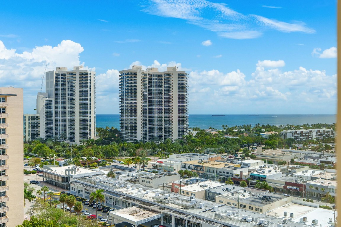 3233 NE 34th St 1609