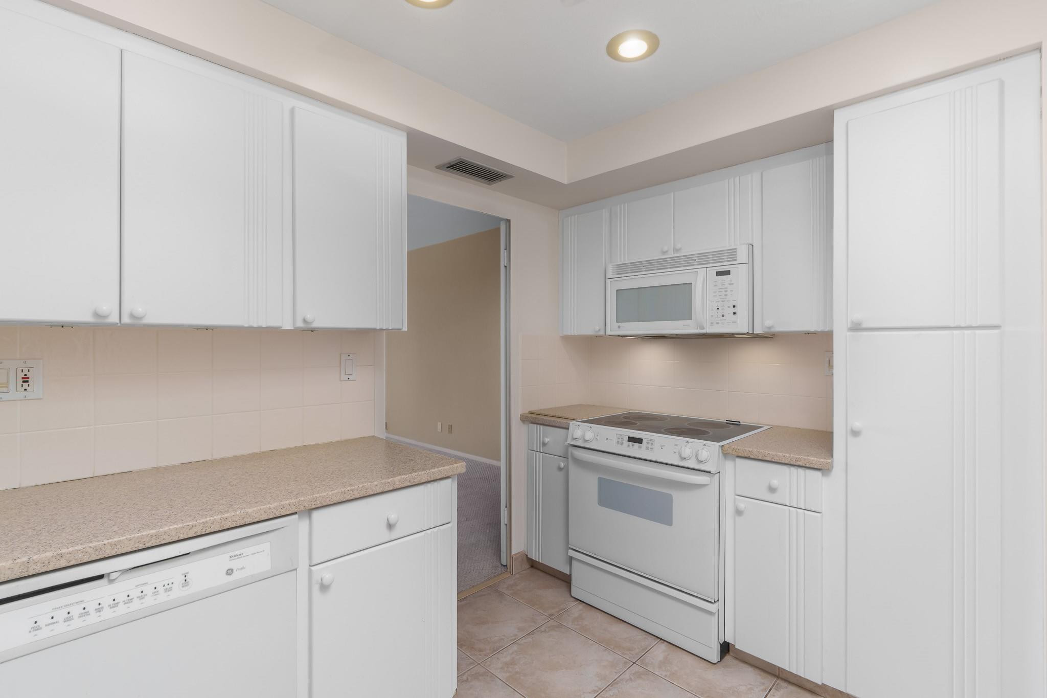 3333 NE 34th St 411
