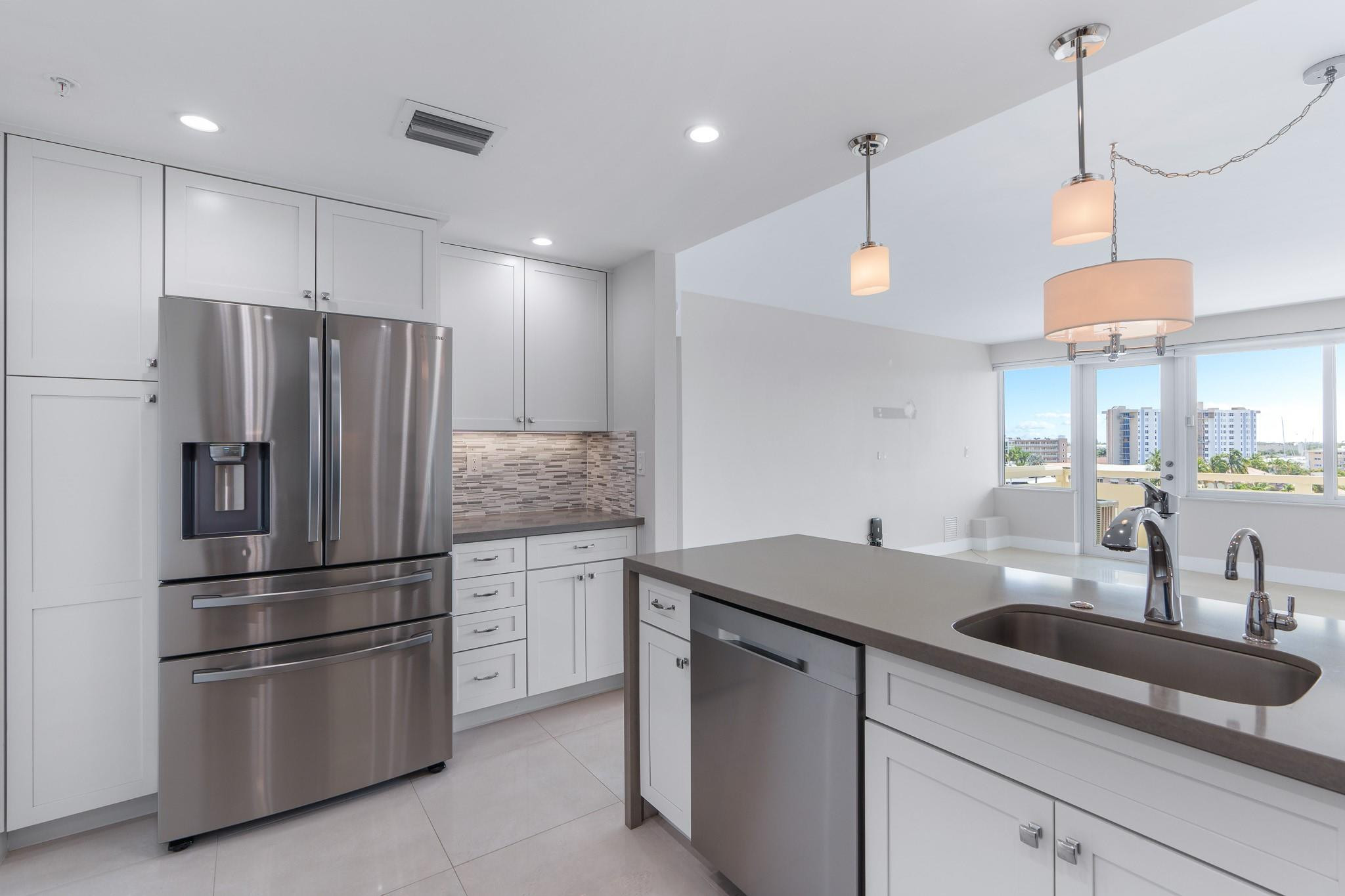 3200 NE 36th St 606