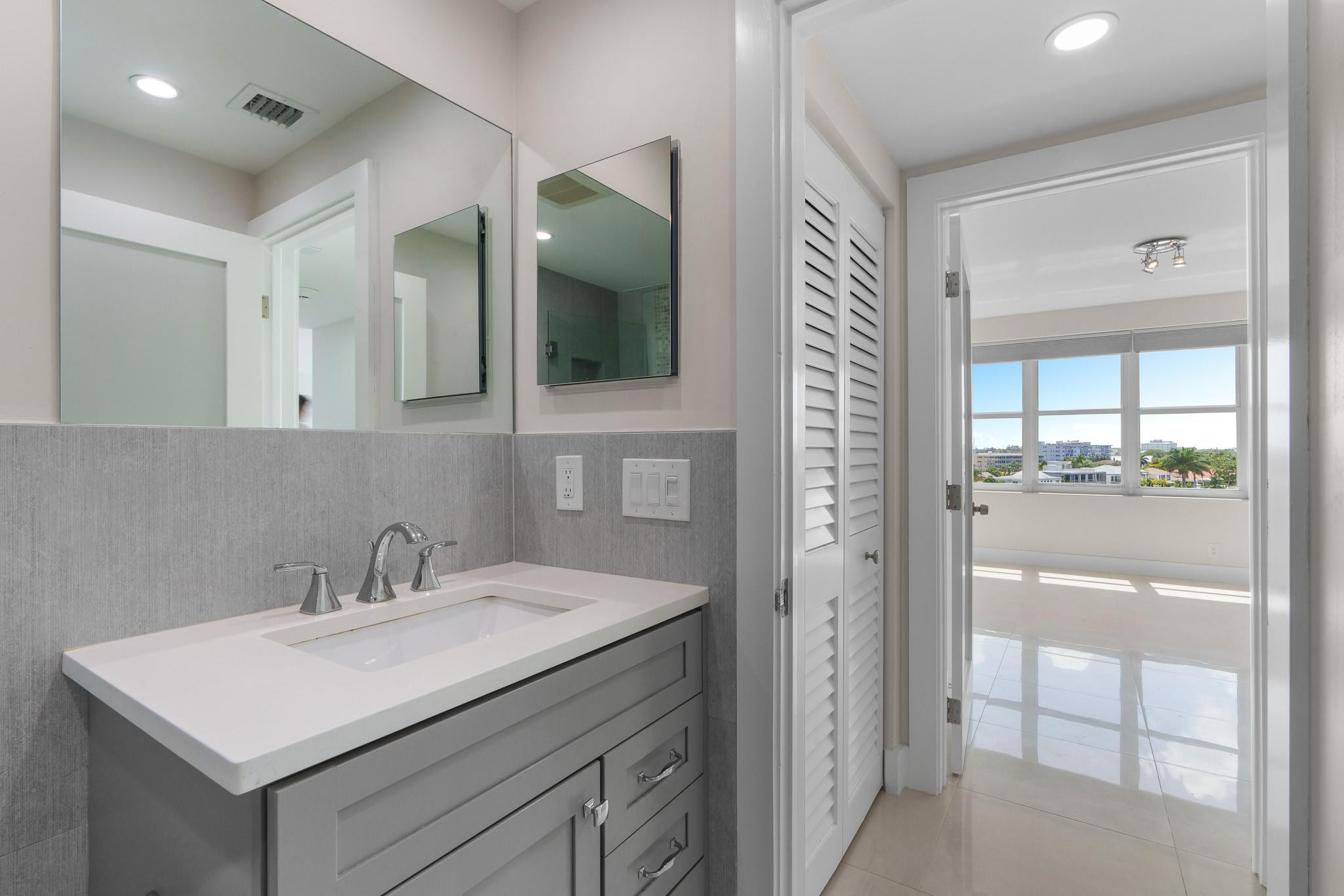3200 NE 36th St 606