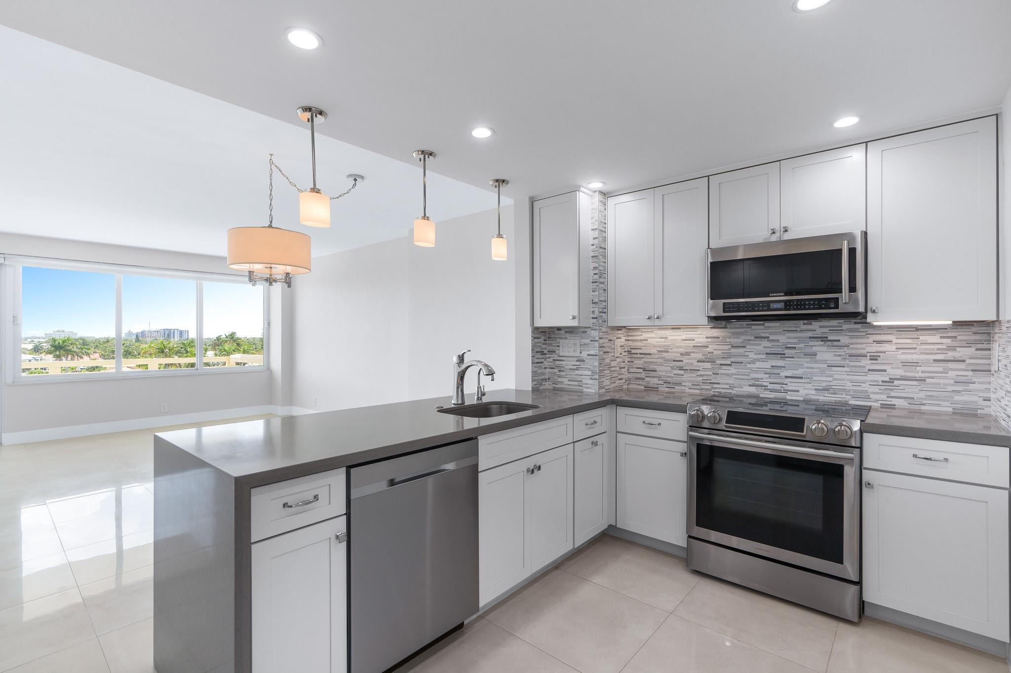 3200 NE 36th St 606