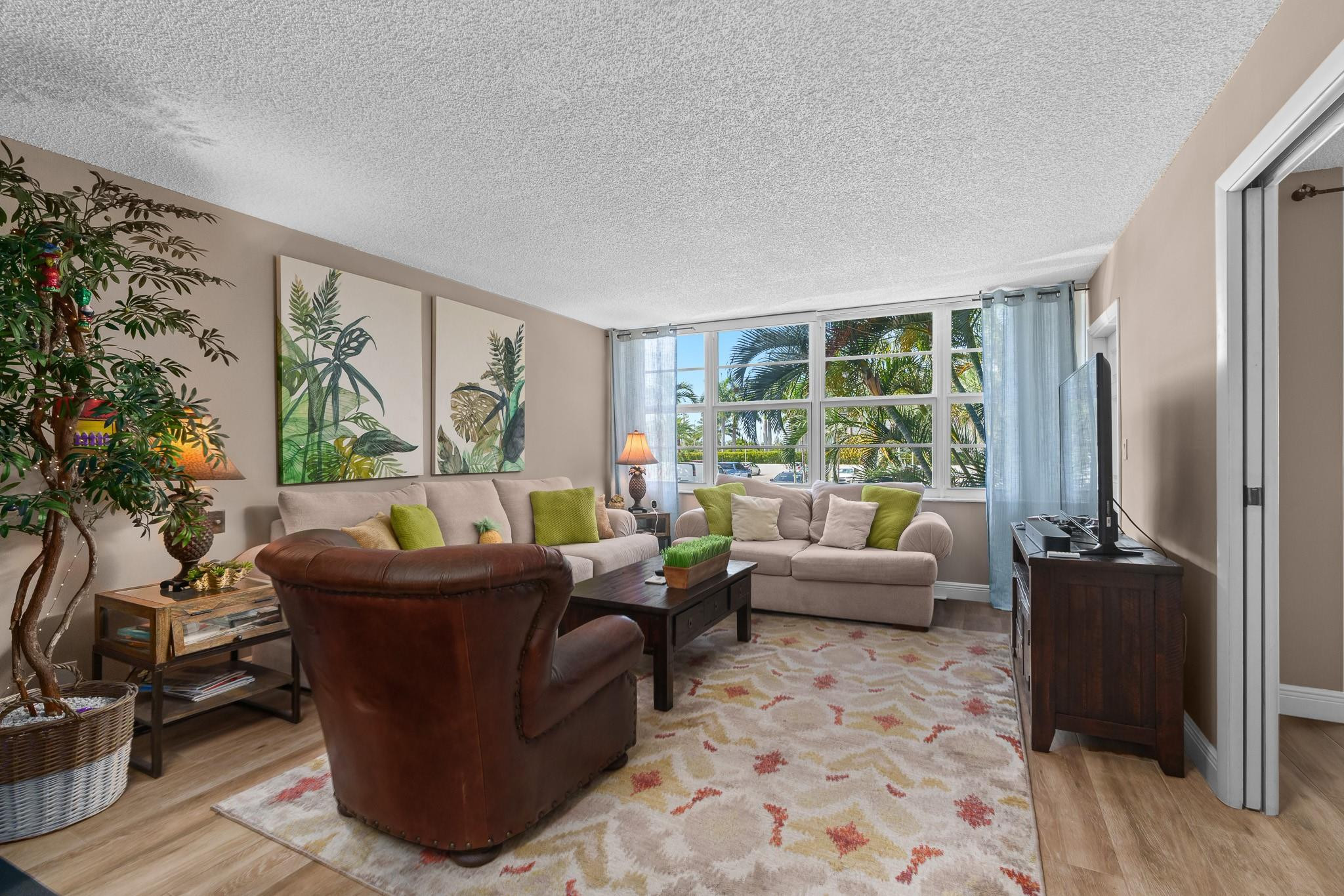 1160 N Federal Hwy 221