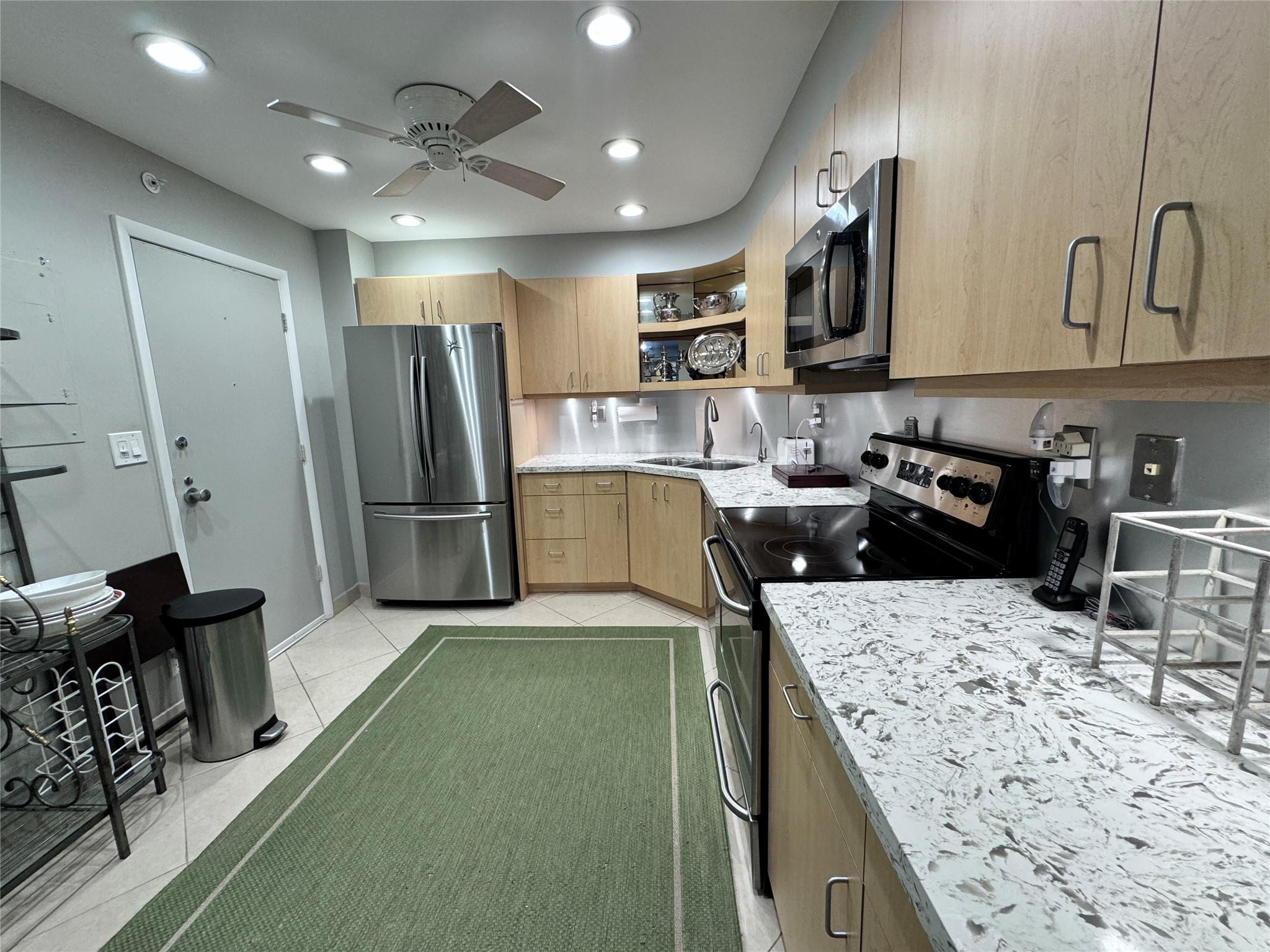 3333 NE 34th St 1408