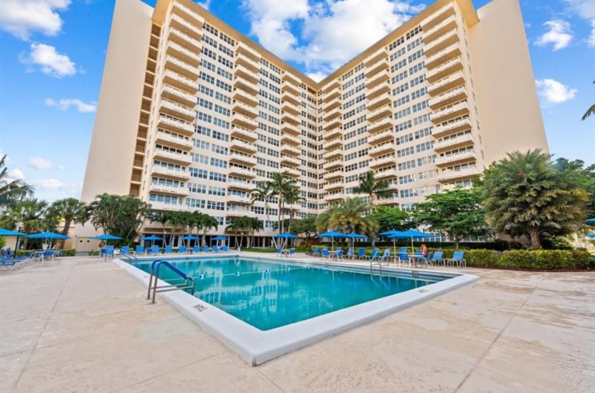 3333 NE 34th St 1408