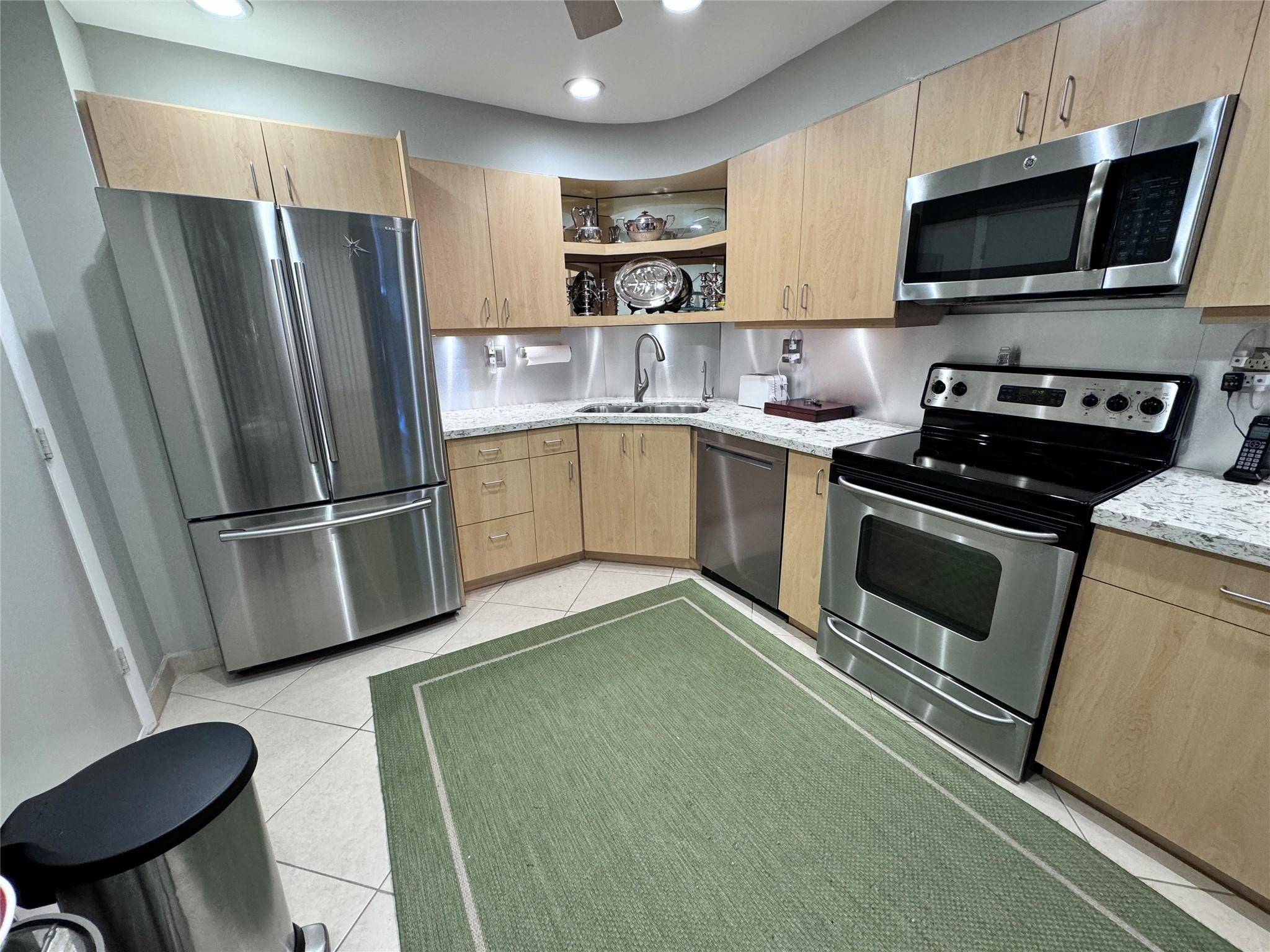 3333 NE 34th St 1408