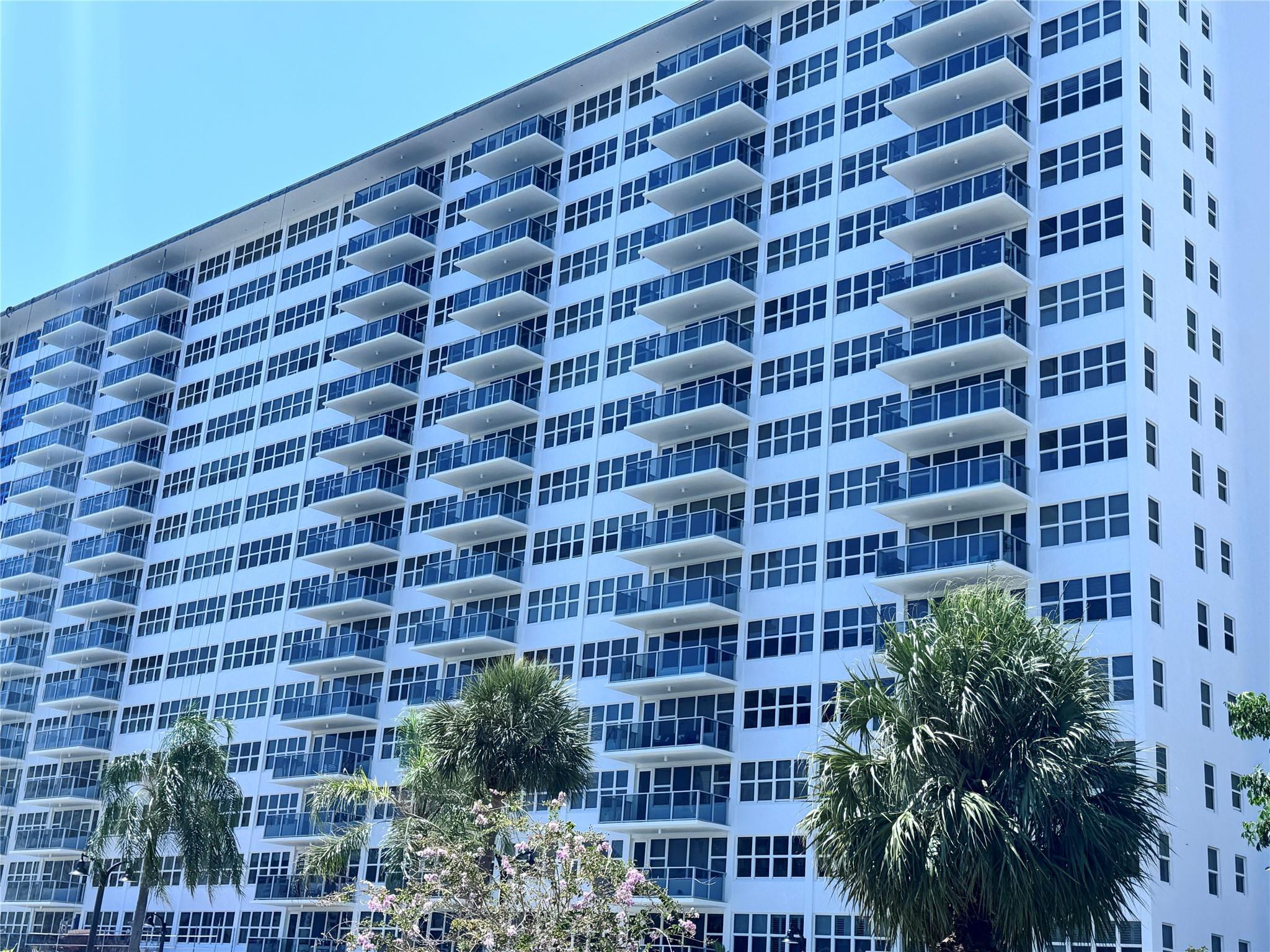 3333 NE 34th St 1408