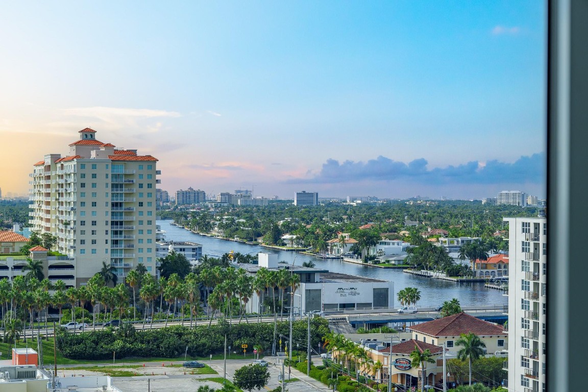 3233 NE 34th St 1409