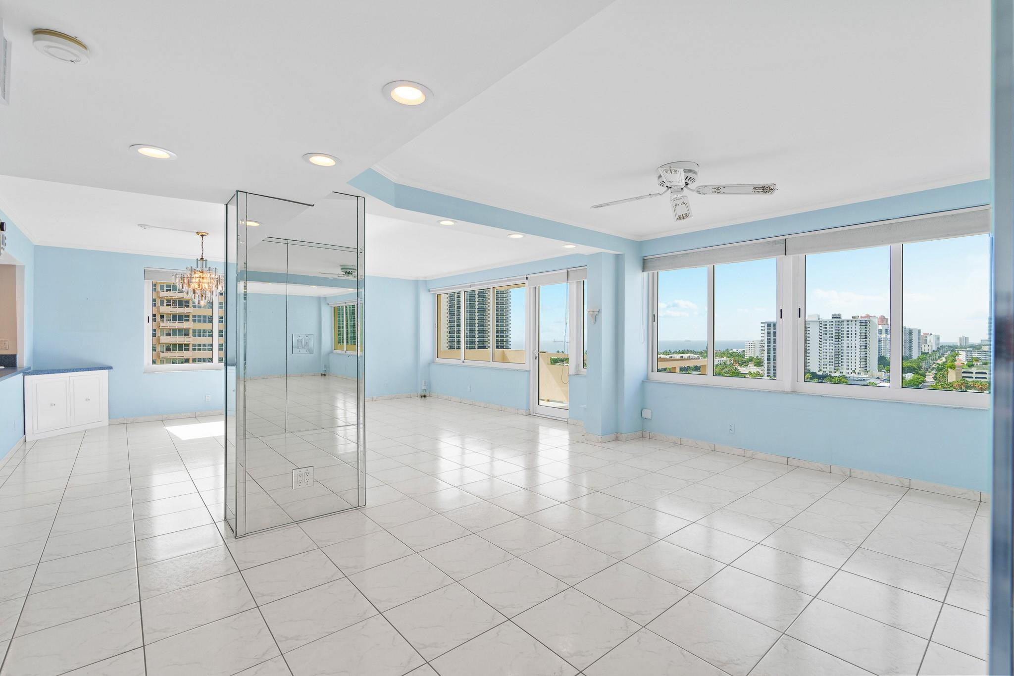 3233 NE 34th St 1409