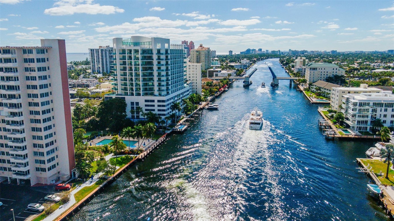 3233 NE 34th St 1409