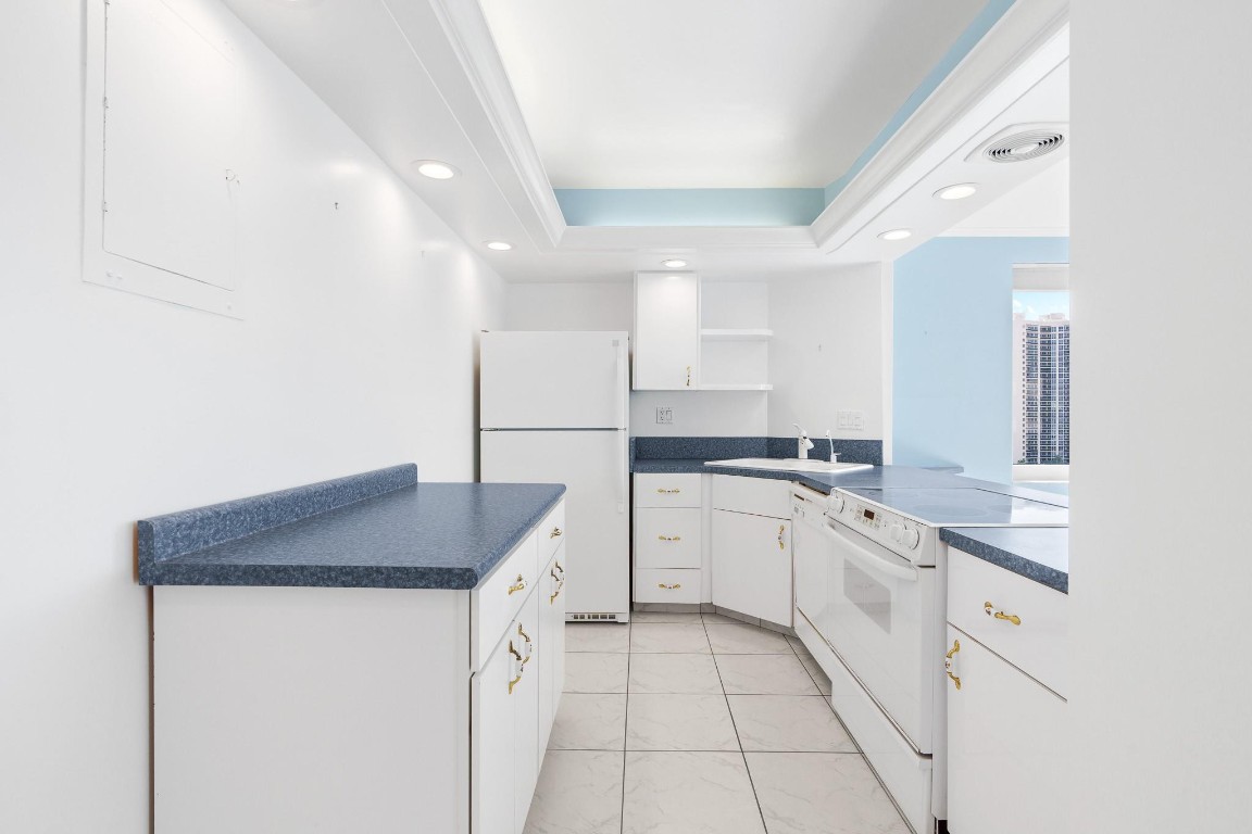 3233 NE 34th St 1409